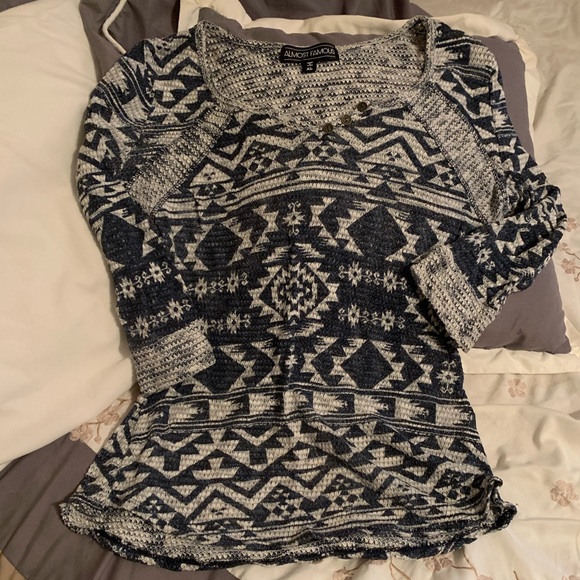 Aztec stretchy top - Picture 1 of 3